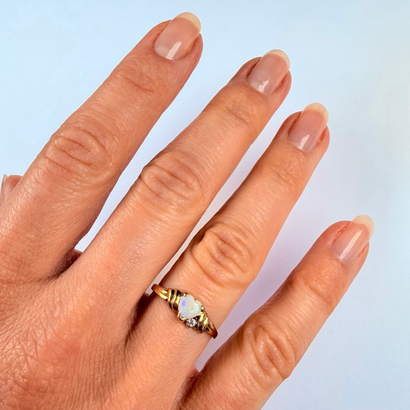 10K Solid Yellow Gold Plumb Milky White Real Opal & Diamond Heart Vintage Ring - Picture 9 of 11